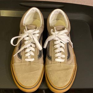 Classic Vans Lace-Up, Size 8.5 Men’s 10 Women’s